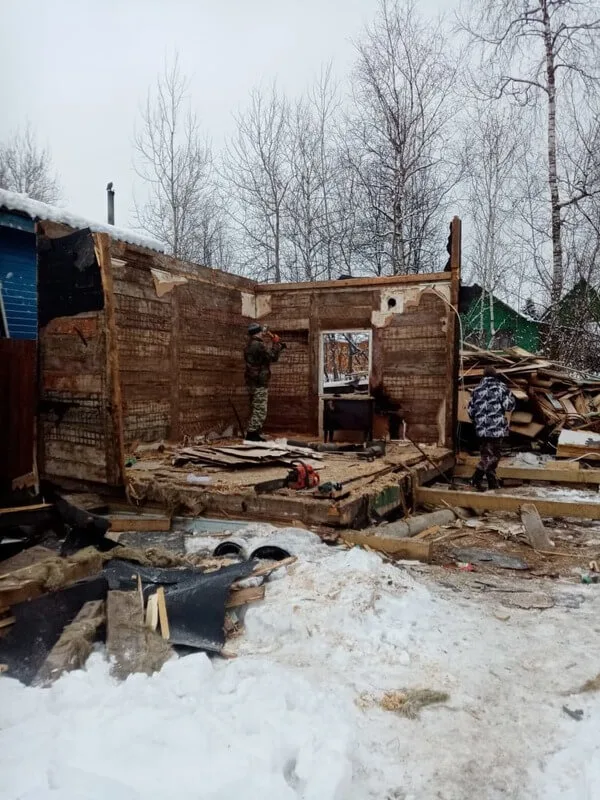 Разбор частного дома на участке