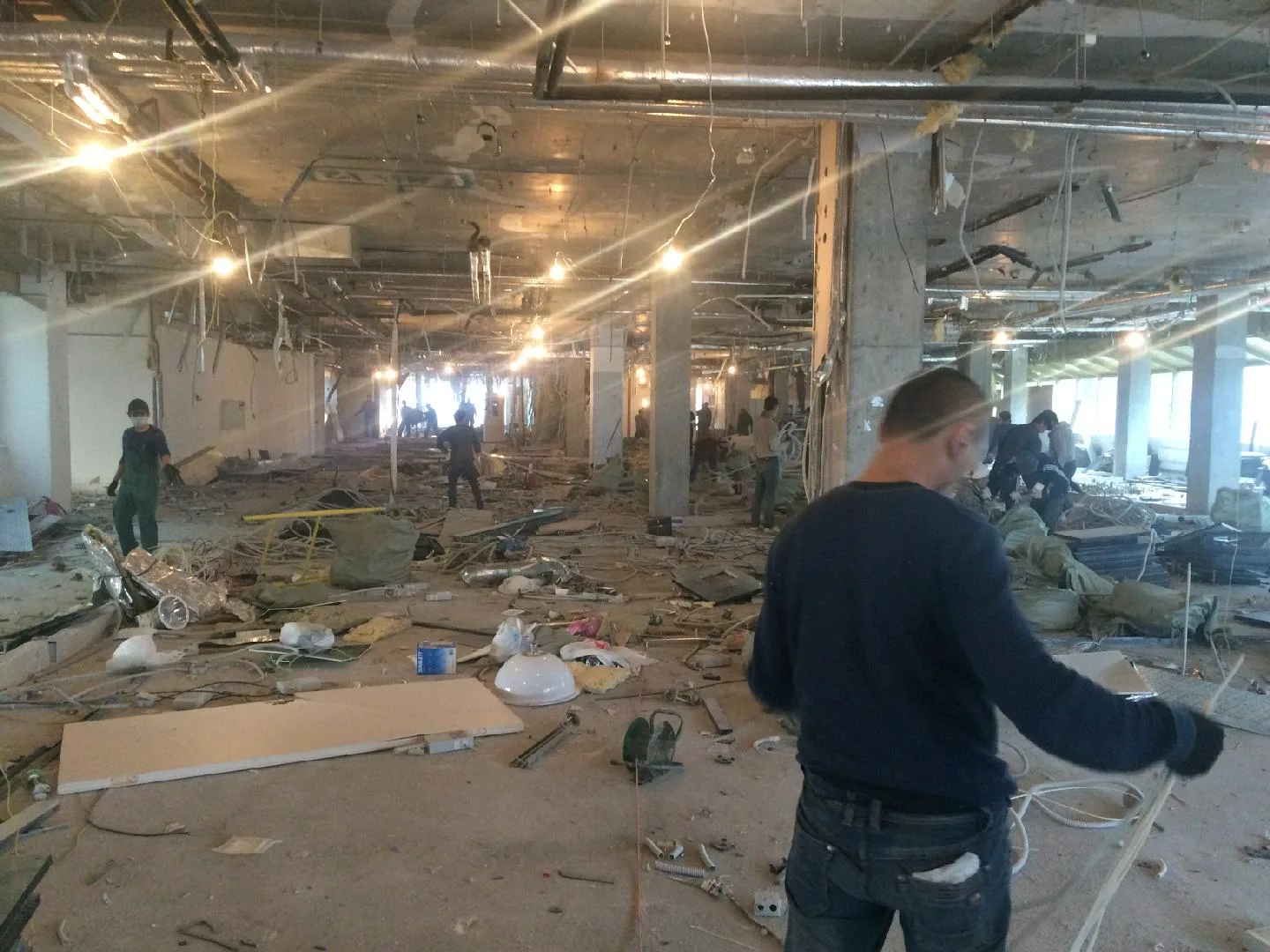 Демонтаж офисного помещения под перепланировку